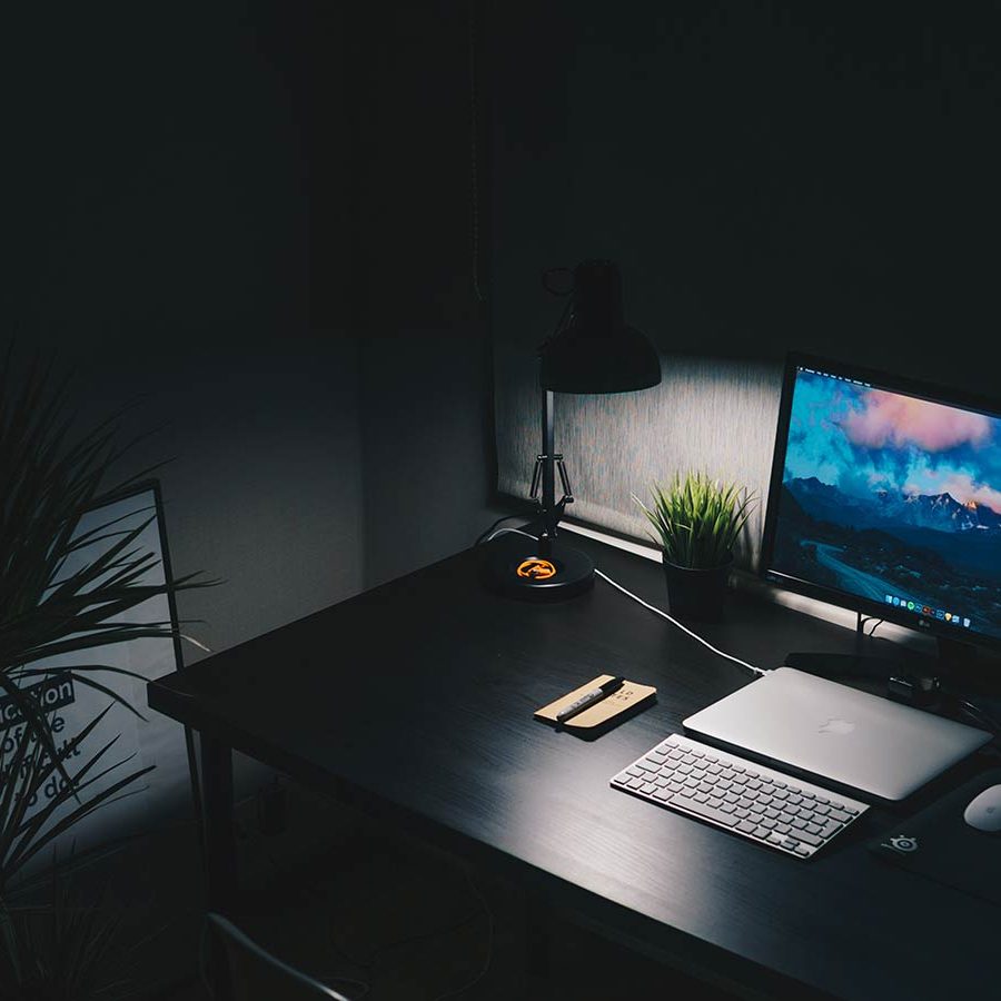 c002 escritorio-laptop